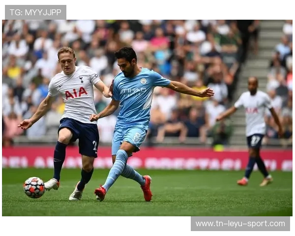 切尔西连续短传推进，进攻层次分明