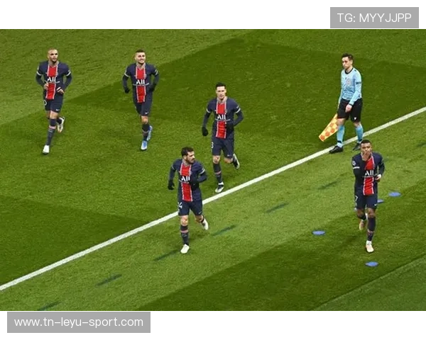 远射“经典一幕”:欧冠赛场上令人窒息的瞬间,足坛远射之王 远射“经典一幕”:欧冠赛场上令人窒息的瞬间,足坛远射之王